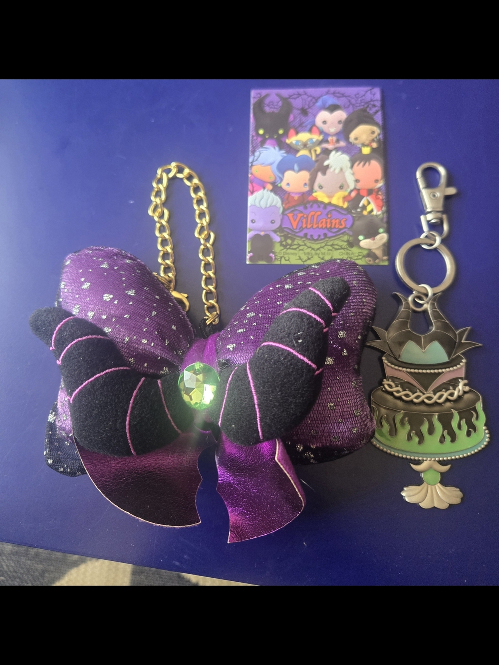 Disney Malificent Cake Keychain  & Bow Charm